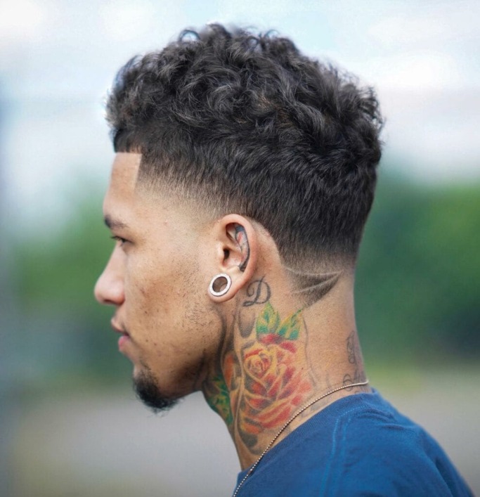 how to shave the back of your own neck