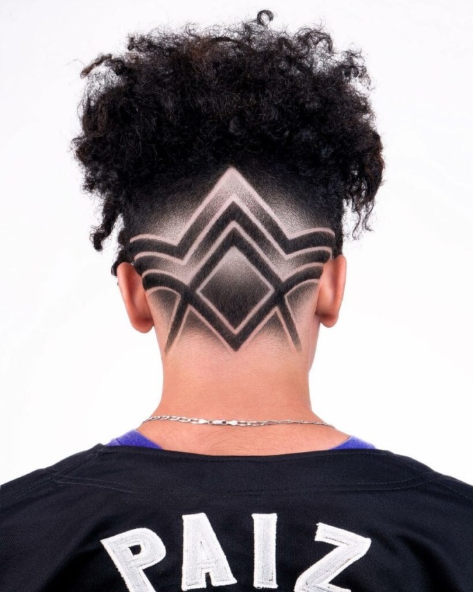how to shave the back of your own neck
