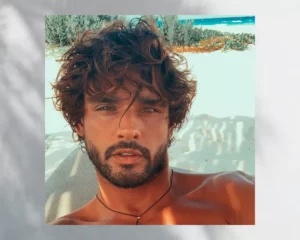 41 Wavy Hairstyles For Men: Youthful Masculine Appearance