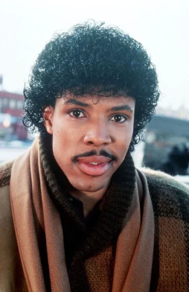 80s Fluffy Hairstyles Men