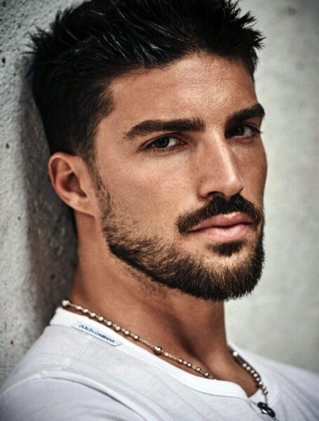 Maintain Chin Strap Beard