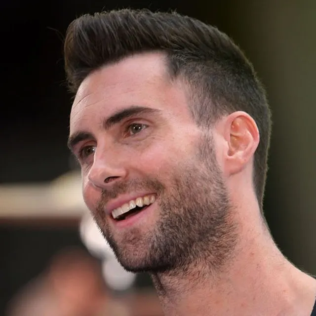 Face the World: Men's Haircuts for Round Faces that Rock! 33 Men's Haircuts for Round Faces