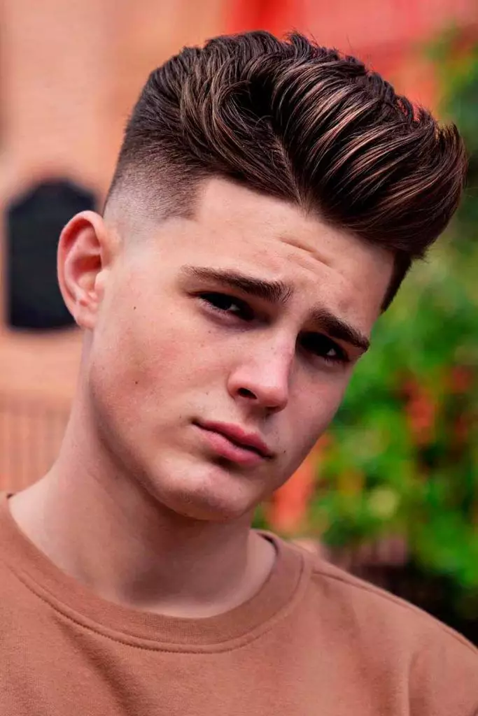 How to Slick Back Hair: Timeless & Suave Style! 2 How to Slick Back Hair: Timeless & Suave Style!