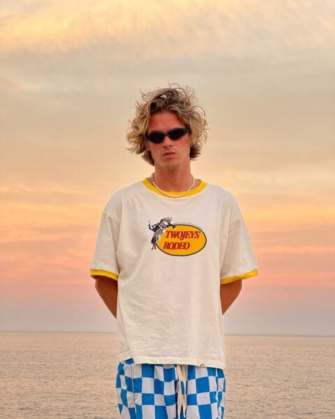 Ride the Wave: Unleashing Your Inner Surfer Hair 9 Tempting wavy Surfer Hair