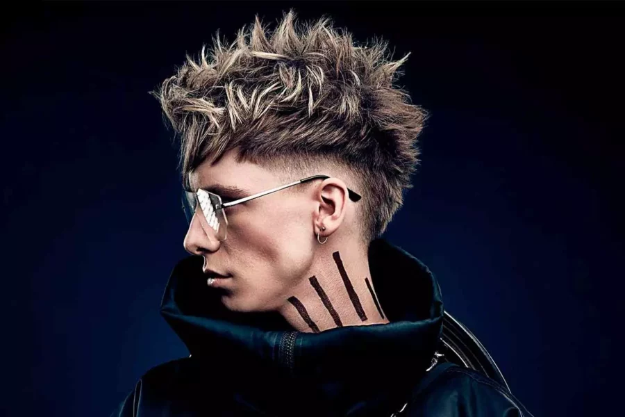 Frosted Tips Hair Revolution: Unleash Your Inner Cool! 1 Frosted Tips Hair 2 Frosted Tips Hair Revolution: Unleash Your Inner Cool!
